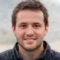 Photo of Lewis Crane, expert from Casino.org UK reviewing Jackpot City Casino for United Kingdom players